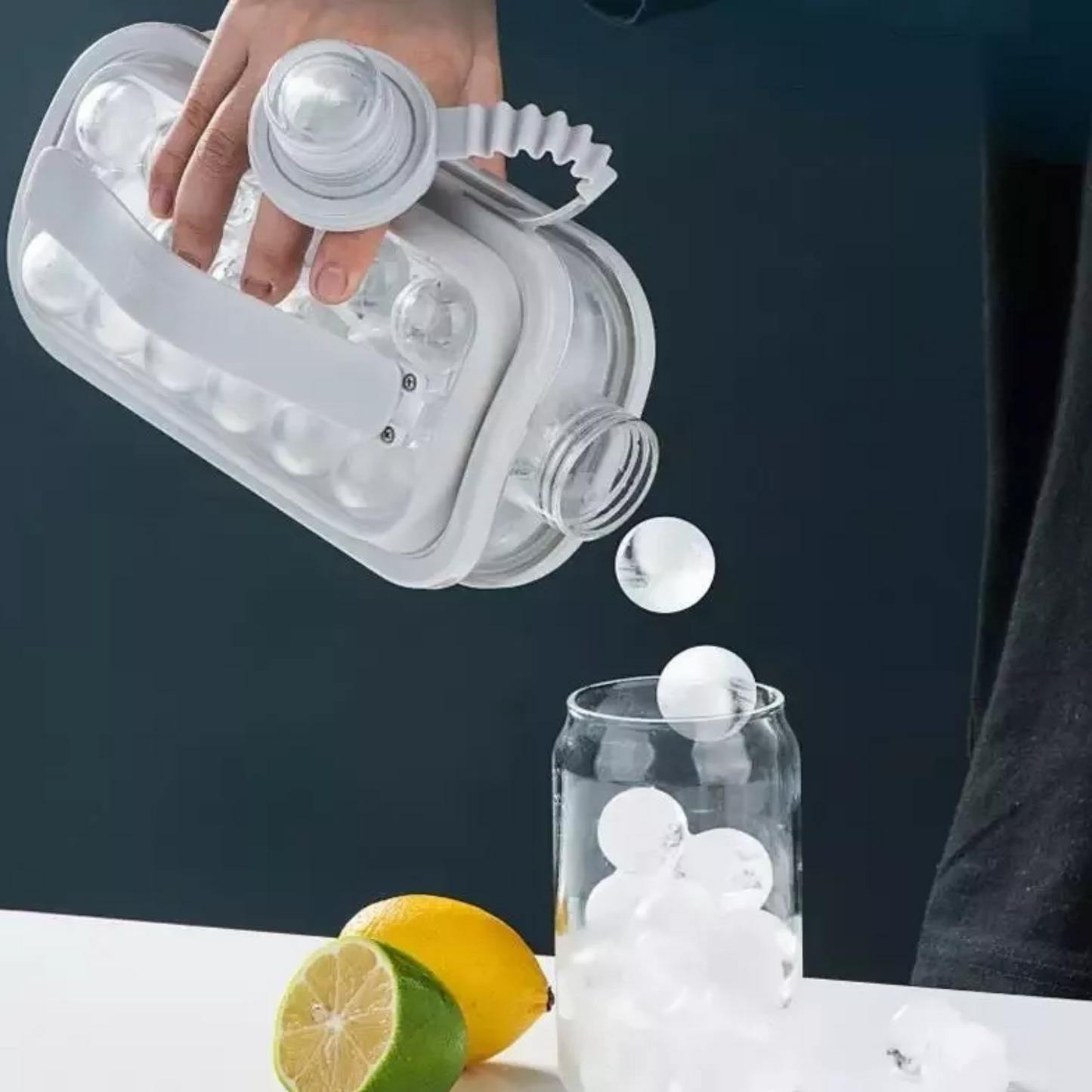 Botella Molde Bolas de Hielo 2 en 1 - 17 Esferas Perfectas y Portátil