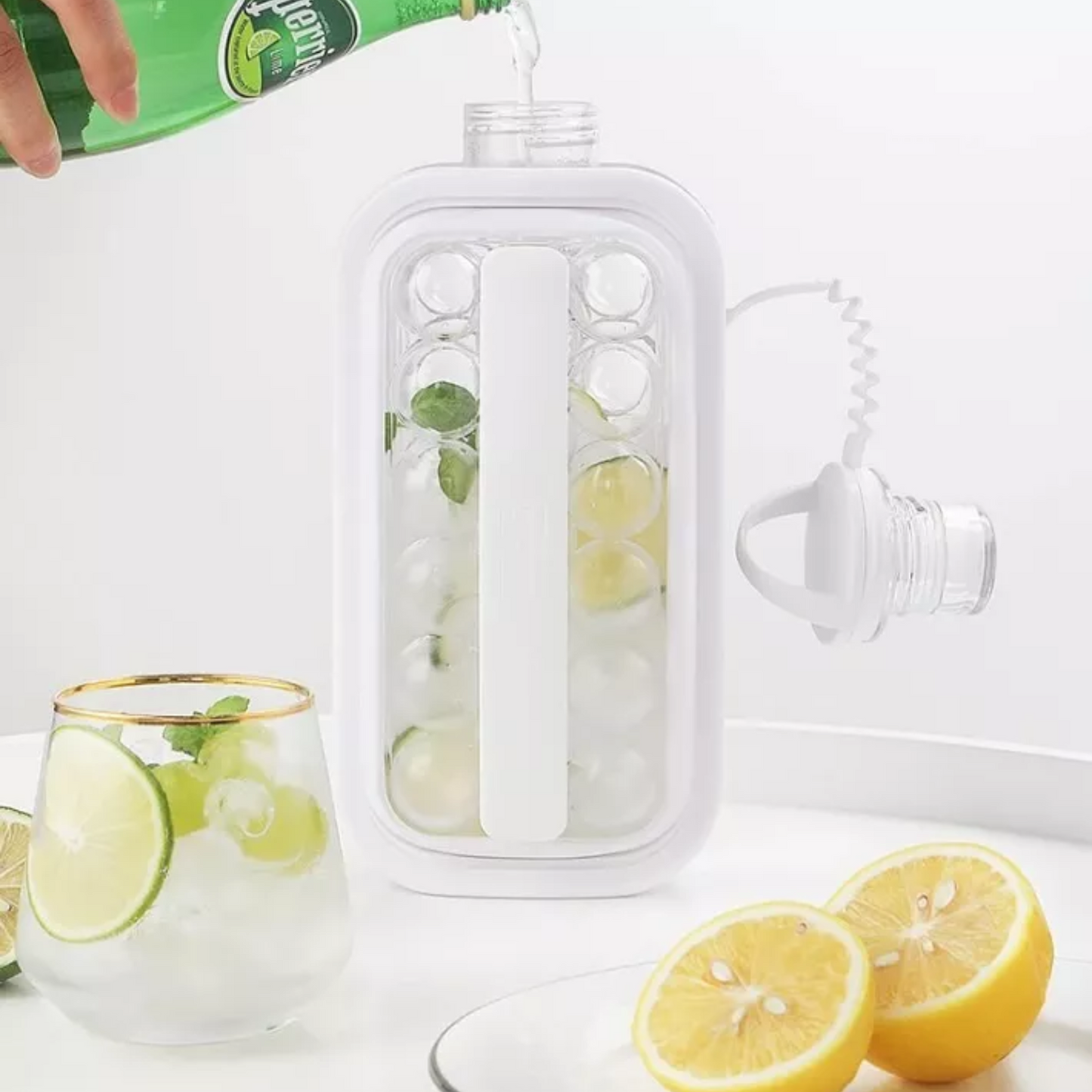 Botella Molde Bolas de Hielo 2 en 1 - 17 Esferas Perfectas y Portátil
