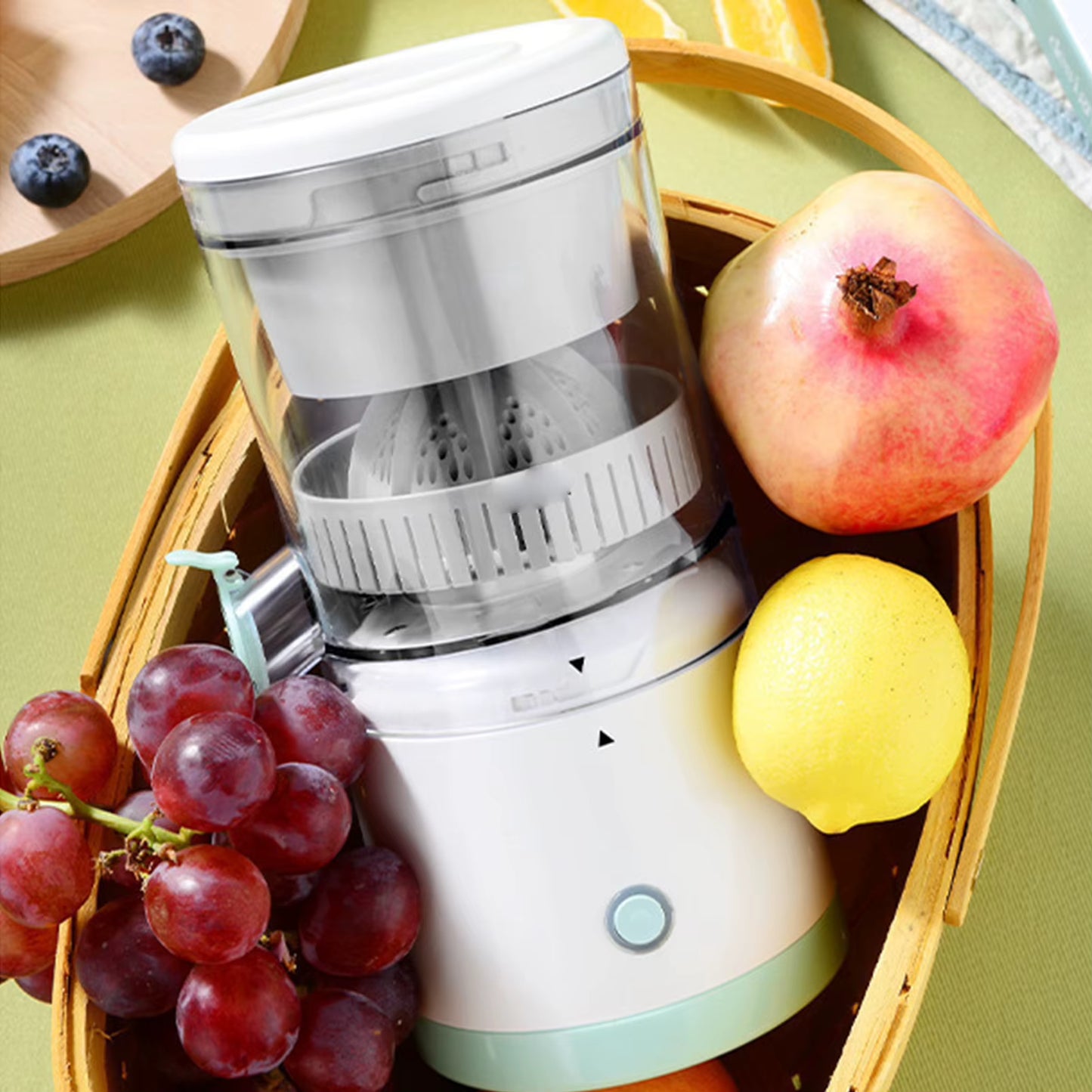 Exprimidor Eléctrico Portátil — Jugo Fresco en Segundos